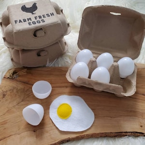 Felt eggs, felt crackable eggs, pretend play food , felt food , felt breakfast