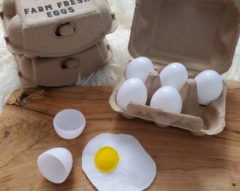 Felt eggs, felt crackable eggs, pretend play food , felt food , felt breakfast