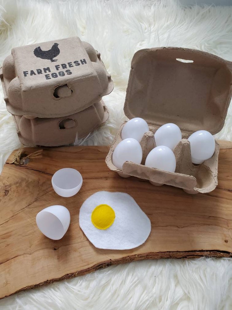 Felt eggs, felt crackable eggs, pretend play food , felt food , felt breakfast image 1