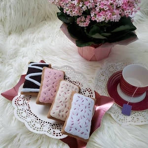 Felt toaster strudel ( set of 4). Felt food . Felt breakfast.