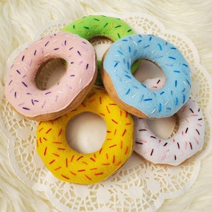 Felt donuts , Pretend donuts , Felt food
