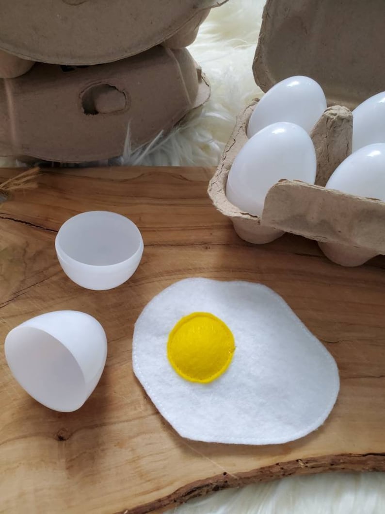 Felt eggs, felt crackable eggs, pretend play food , felt food , felt breakfast image 4