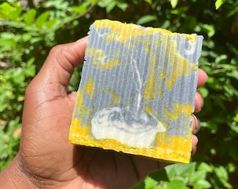 Detox Soap Bar-Activated charcoal and Turmeric soap, Prevent acne, Deep cleanse pores, with Natural ingredients