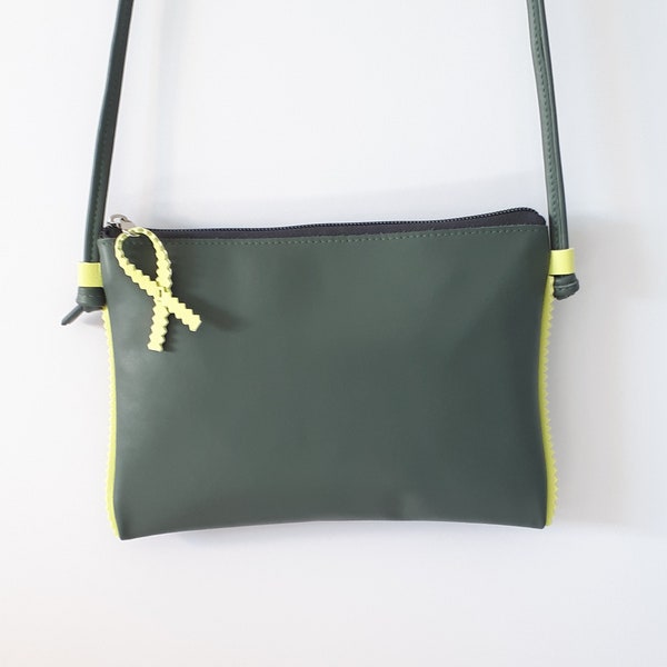 Pochette en cuir vert et jaune