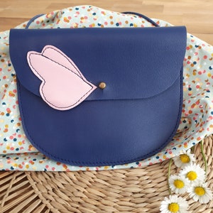 Marineblaue Mädchentasche aus Leder