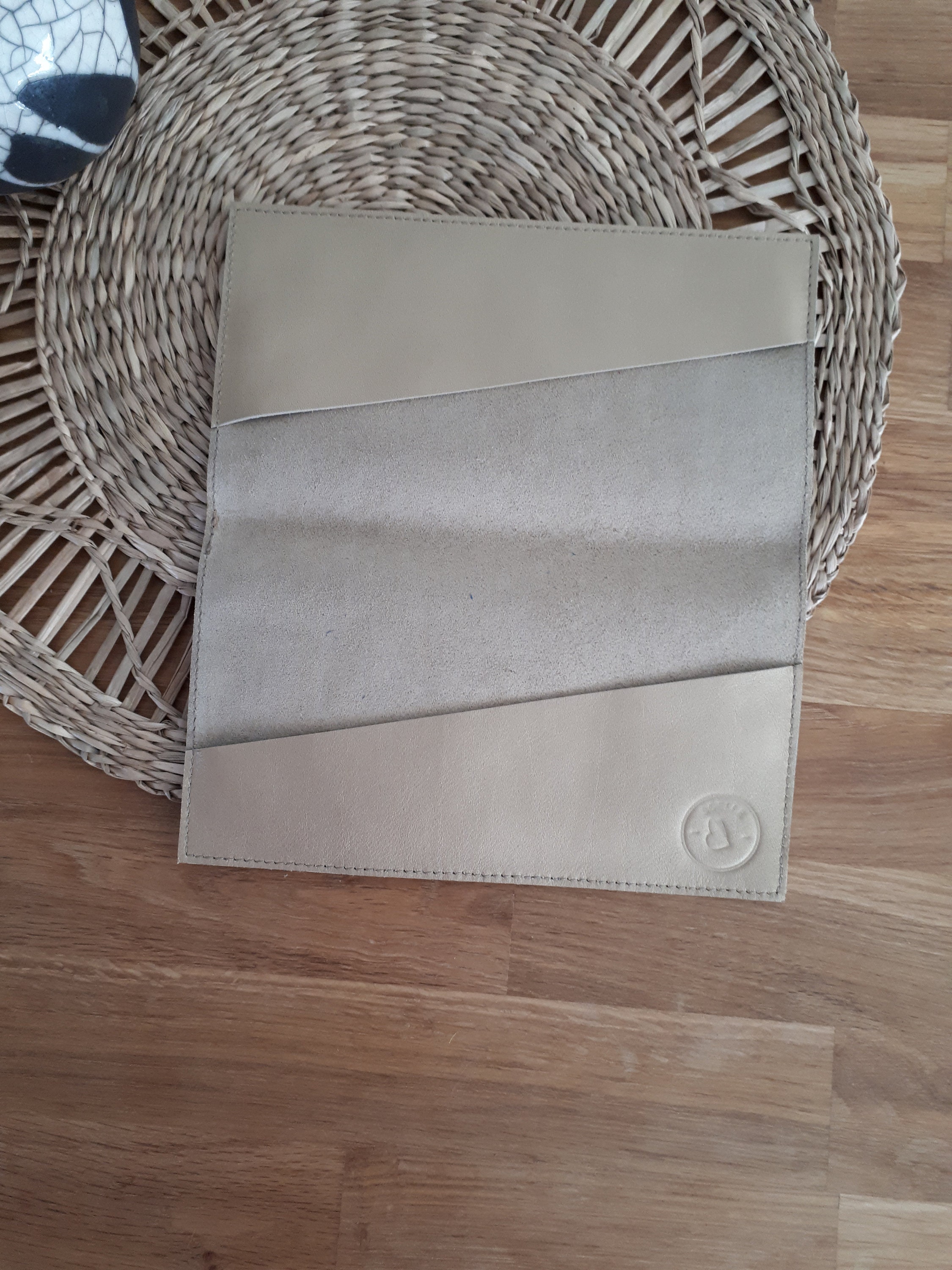 Copertina Per Libretto Degli Assegni In Pelle Vegana Personalizzata: Incisa Al Laser - Italia - Foto 9