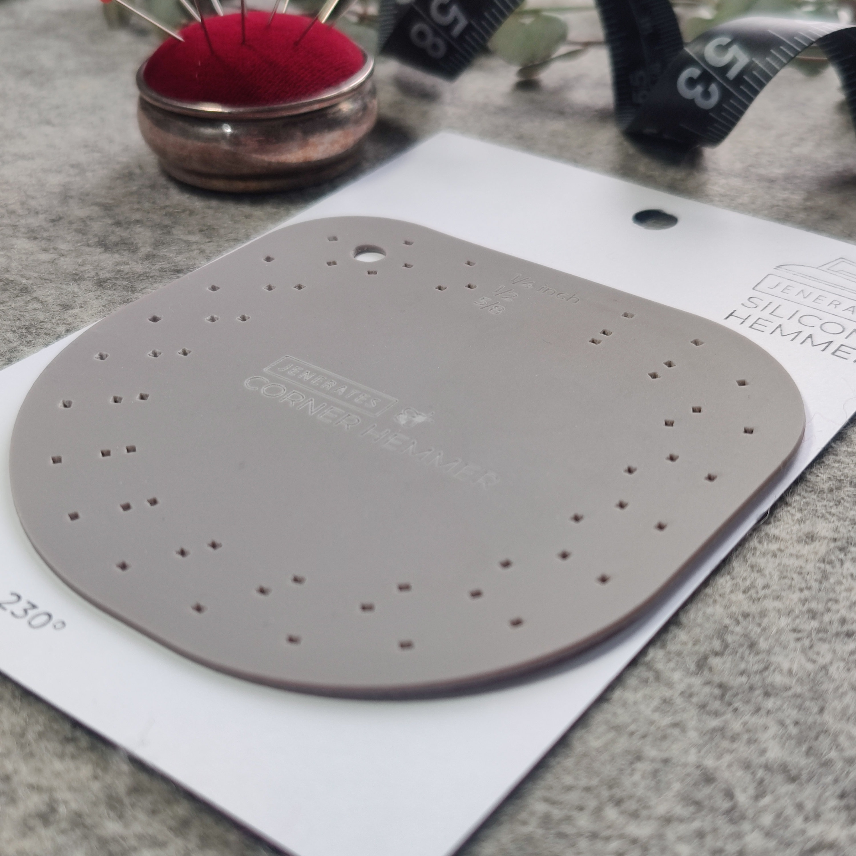 Jenerates Corner Silicone Hemmer