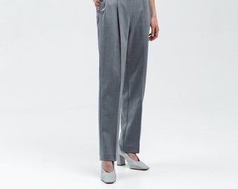 Pantaloni grigi in lana dalla vestibilità dritta con pieghe, pantaloni su misura