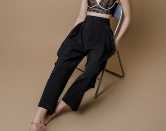 Graue high waist Hose mit 10 Falten und Taschen