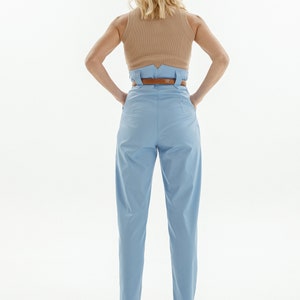 Women's trousers with belt and pockets