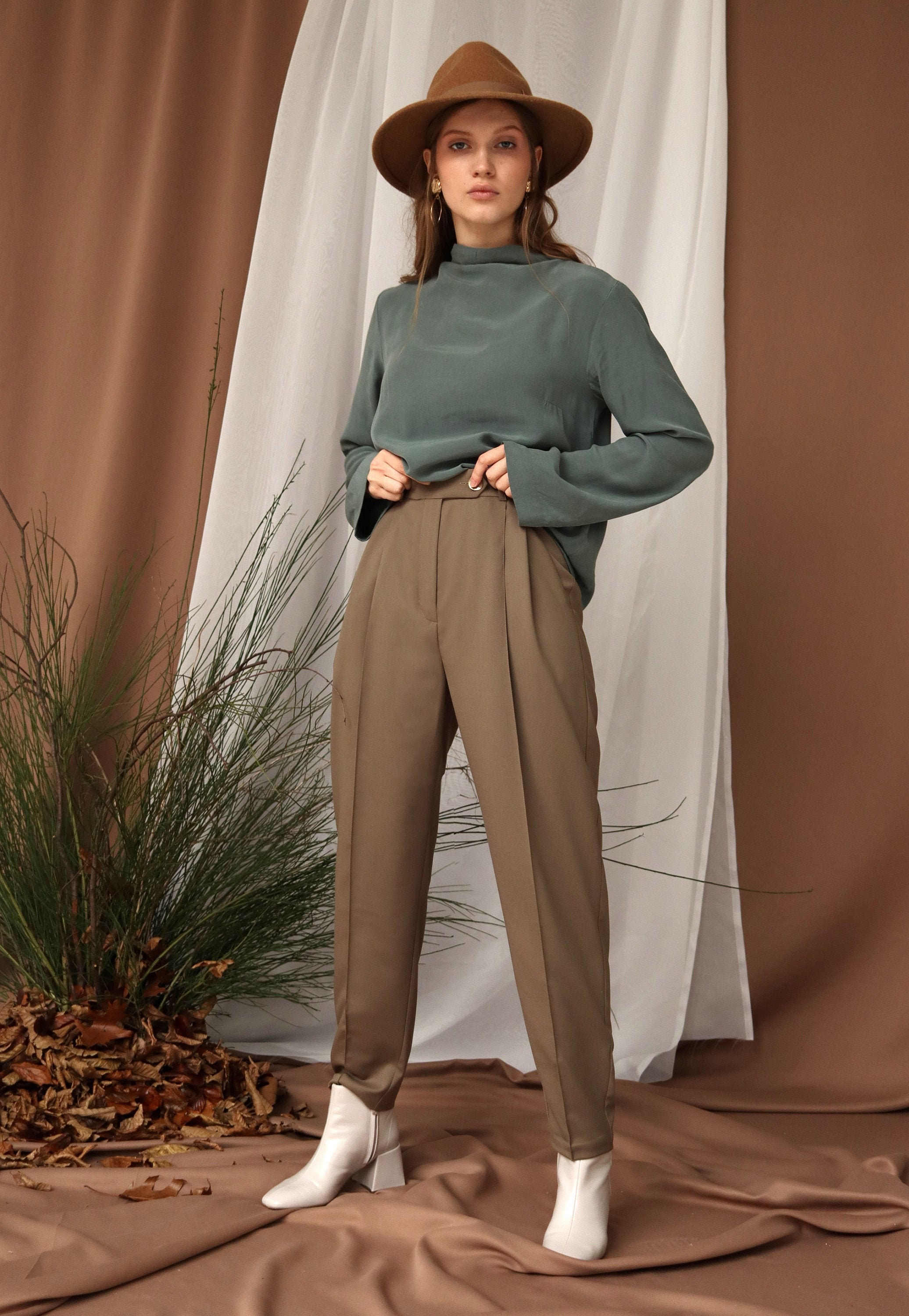 pleated dress pants High-Rise Wide-Leg for Tall Women in Black 16 / Tall / Black These versatile trousers are a sophisticated addition to any wardrobe. Oak Hill Easy Stretch Pleated