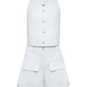 White cropped women's vest withmetal button