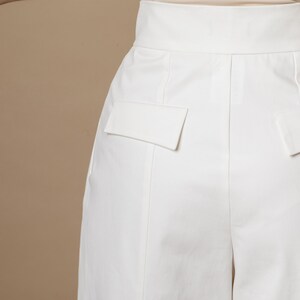 Trousers for women with back pockets and high waist