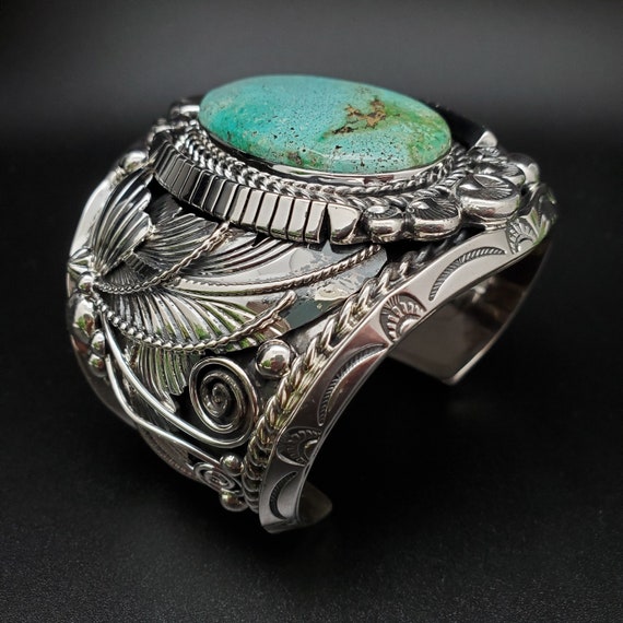 Incredible Intricate Vintage Native American Navajo Turquoise Sterling Silver Swirl Ring Incredible Intricate Vintage Native American Navajo Turquoise Sterling Silver Swirl Ring
