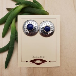 925ForHer Petites Boucles d’oreilles Estampées Concho Blue Lapis Post | Boucles d’oreilles Blue Stone Stud | Goujons Concho en argent sterling | Petites boucles d’oreilles Lapis