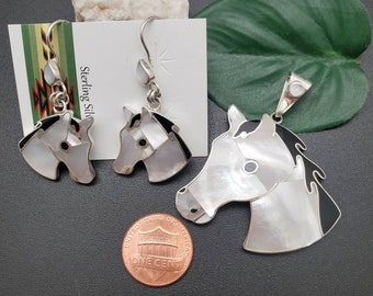 UH#82 Black Onyx White Mother of Pearl Inlay Horse Head