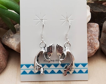 Orecchini Kokopelli in argento sterling vintage realizzati dai Orecchini Kokopelli in argento sterling vintage realizzati dai