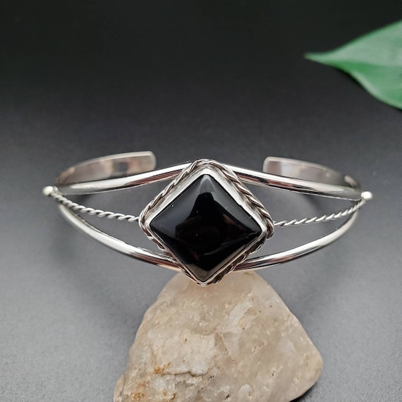 Face Of Onyx Vintage Southwest Sterling Silver Bracelet Cuff Face Of Onyx Vintage Southwest Sterling Silver Bracelet Cuff