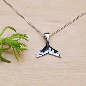 925ForHer walvisstaart ketting hanger met zilveren ketting ketting 18&quot; | Sterling zilveren ketting | Zilveren walvisstaart ketting | Gemaakt in de VS