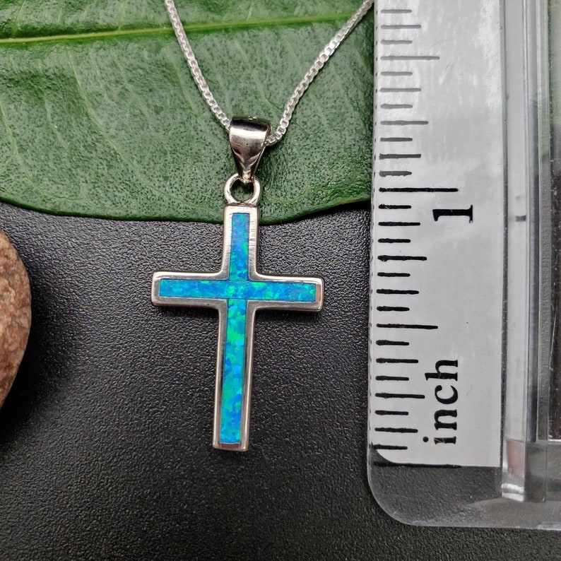 EMV 18 Pendentif en croix avec incrustation dopale bleue délicate avec collier de chaîne en argent Pendentif croix dopale en argent sterling Bijoux Croix Incrustation image 7