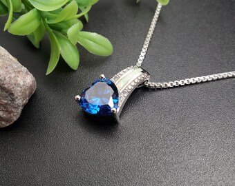 TULU #232 | Ingelegd vuurwitte opaal, zirkonia, tanzaniet ketting hanger met zilveren ketting | Sierlijke sterlingzilveren opaal tanzaniet hanger ketting