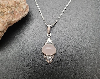 SoCute925 上品なローズクォーツネックレスペンダント、シルバー