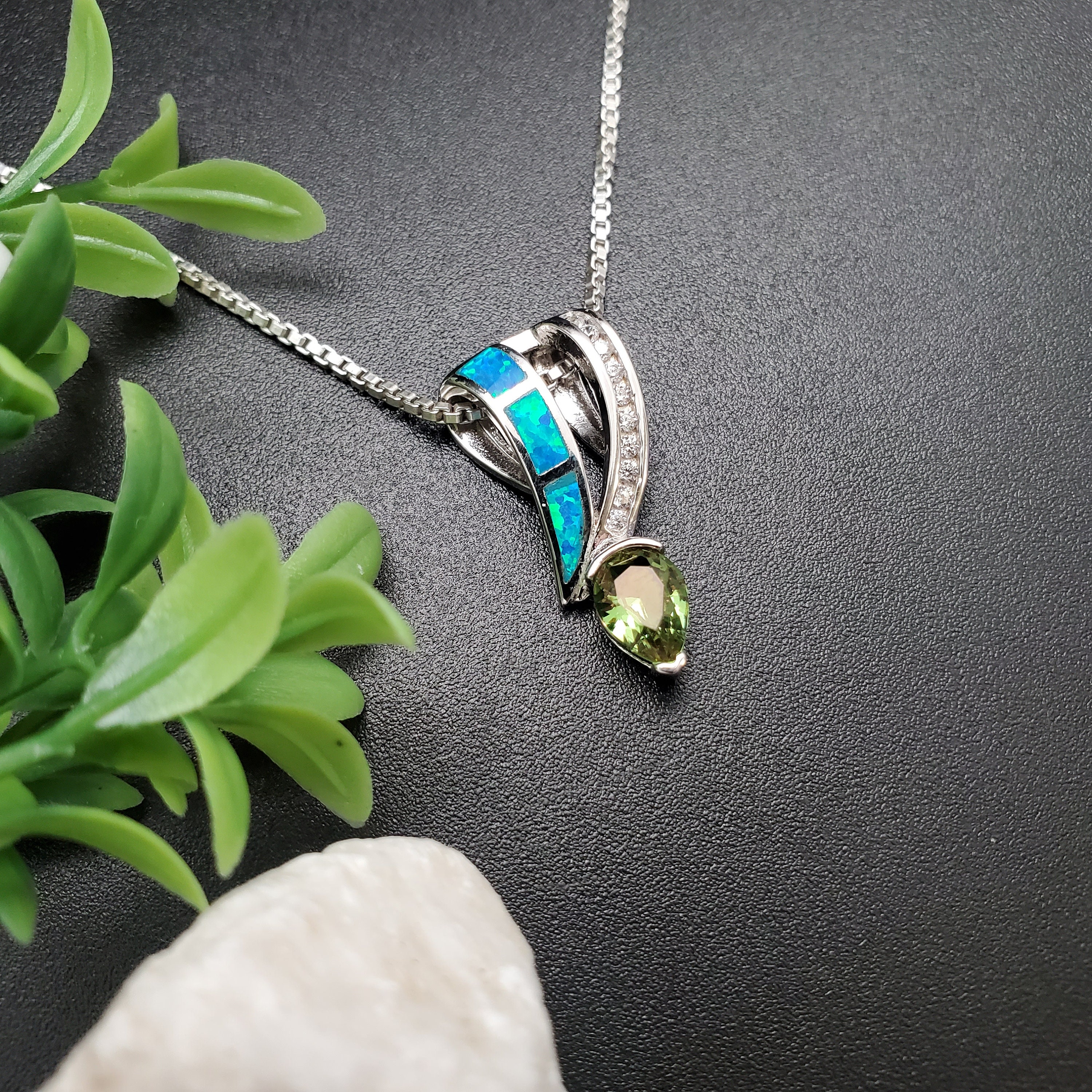 Zultanite necklace - Etsy 日本