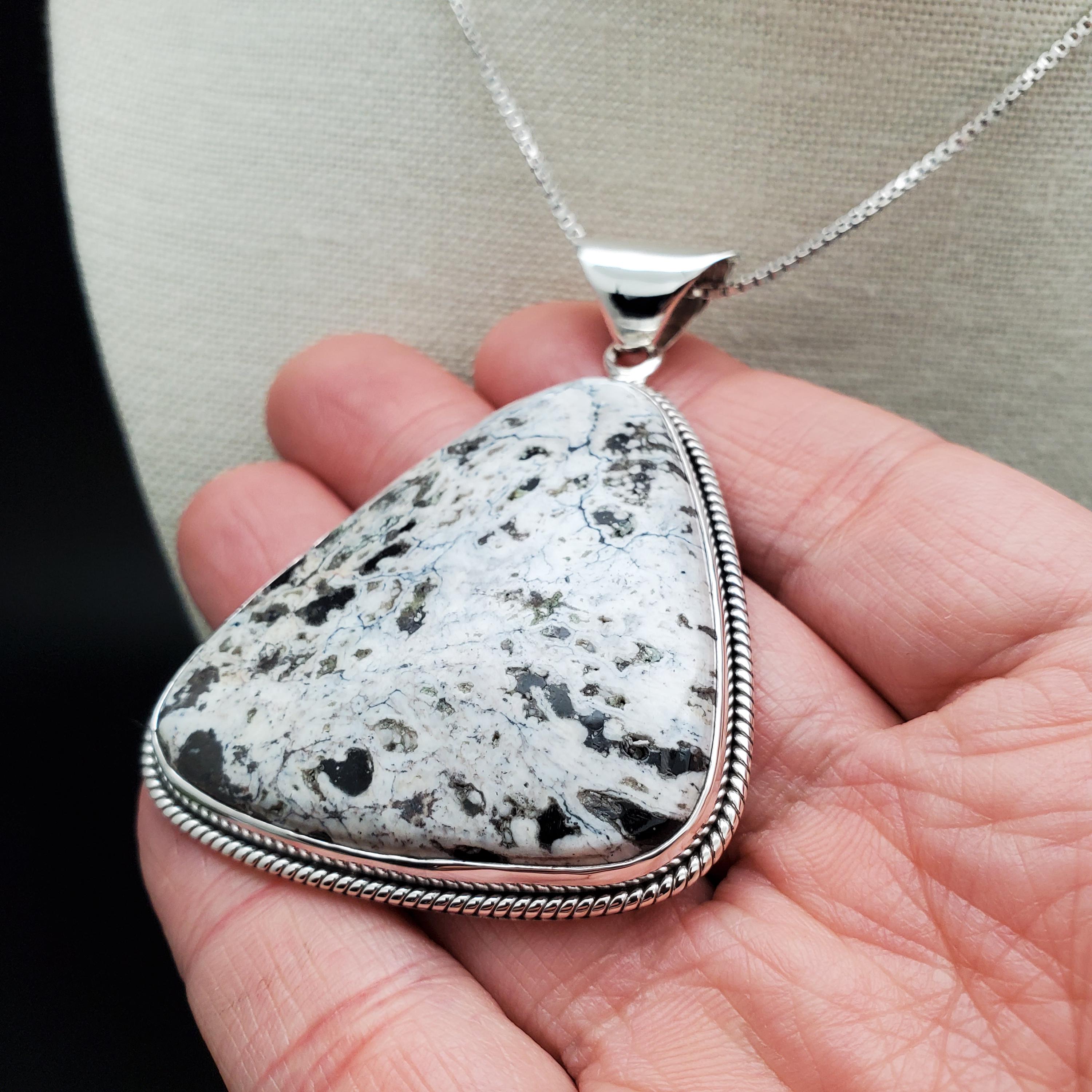 SFH #70 | ホワイトバッファローストーンネックレスペンダント