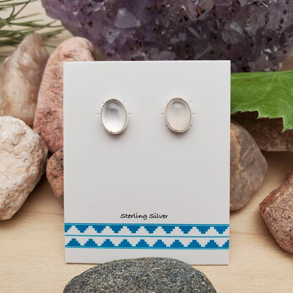 Orecchini a perno con pietra di luna bianca curativa da 8 mm / Orecchini a perno con pietra di luna bianca / Orecchini a perno in argento sterling / Orecchini con pietra