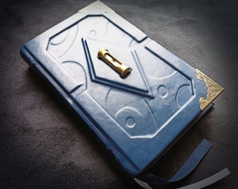 Leather Bound Momo Book: Handmade Fantasy Novel, German Edition