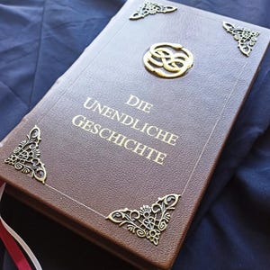 Leather bound Neverending story, The NeverEnding Story Book-Cosplay, Bastian Book, Ren faire, Never Ending Cosplay, Metal Auryn Dark Brown German