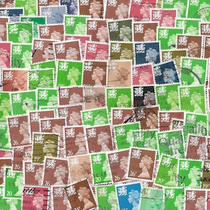 La reine Elizabeth II de Grande-Bretagne (1952-2022) Timbres de la région de Machin de la marque officielle britannique Machin utilisés x 217 pour collectionner ou pour des projets d'art et d'artisanat