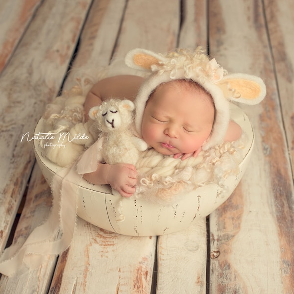 Mütze mit Schäfchen Kuscheltier Filz Tier Newborn Handmade Fotografie Photo Foto Props Deko Props Baby Kinder Photoshop