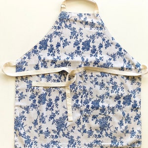 Adjustable, French farmhouse apron, matching aprons, 100% cotton apron, family aprons, handmade apron, custom apron, French blue floral