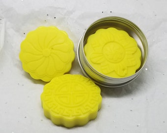 Barra de loción con lata