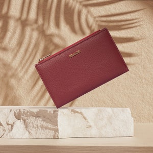 Cartera bifold mediana de cuero burdeos para mujer, cartera minimalista de cuero genuino con cremallera mini monedero pequeño titular de tarjeta, regalo de Navidad