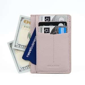 Tarjetero vertical delgado de cuero rosa pálido, tarjetero de cuero mujer, billetera de cuero para hombre, estuche de tarjeta de cuero unisex, tarjetero minimalista