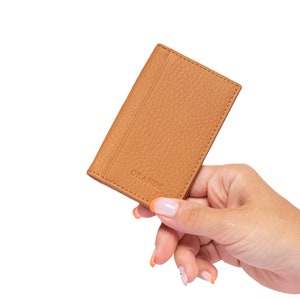 Tarjetero de bolsillo vertical delgado de cuero camel, tarjetero de cuero de mujer, billetera de cuero de hombre, tarjetero de cuero unisex, tarjetero minimalista