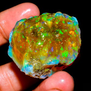 Natural Ethiopian Opal Rough: Flashy Fire Crystal, 112 CTS