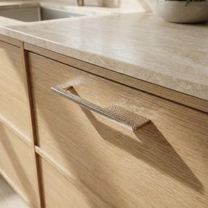 Redefine Hardware-Achse Moderner Schrankgriff - Gehämmertes, poliertes Nickel