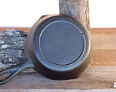 Unmarked Lodge, 3, 6.5 quot Cast Iron Skillet