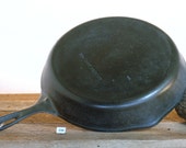 Unmarked Wagner, 10 11 3 4 quot Cast Iron Skillet