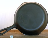 Unmarked Wagner, 5 8 quot Cast Iron Skillet