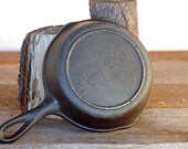 Unmarked Lodge, 3, 6.5 quot Cast Iron Skillet