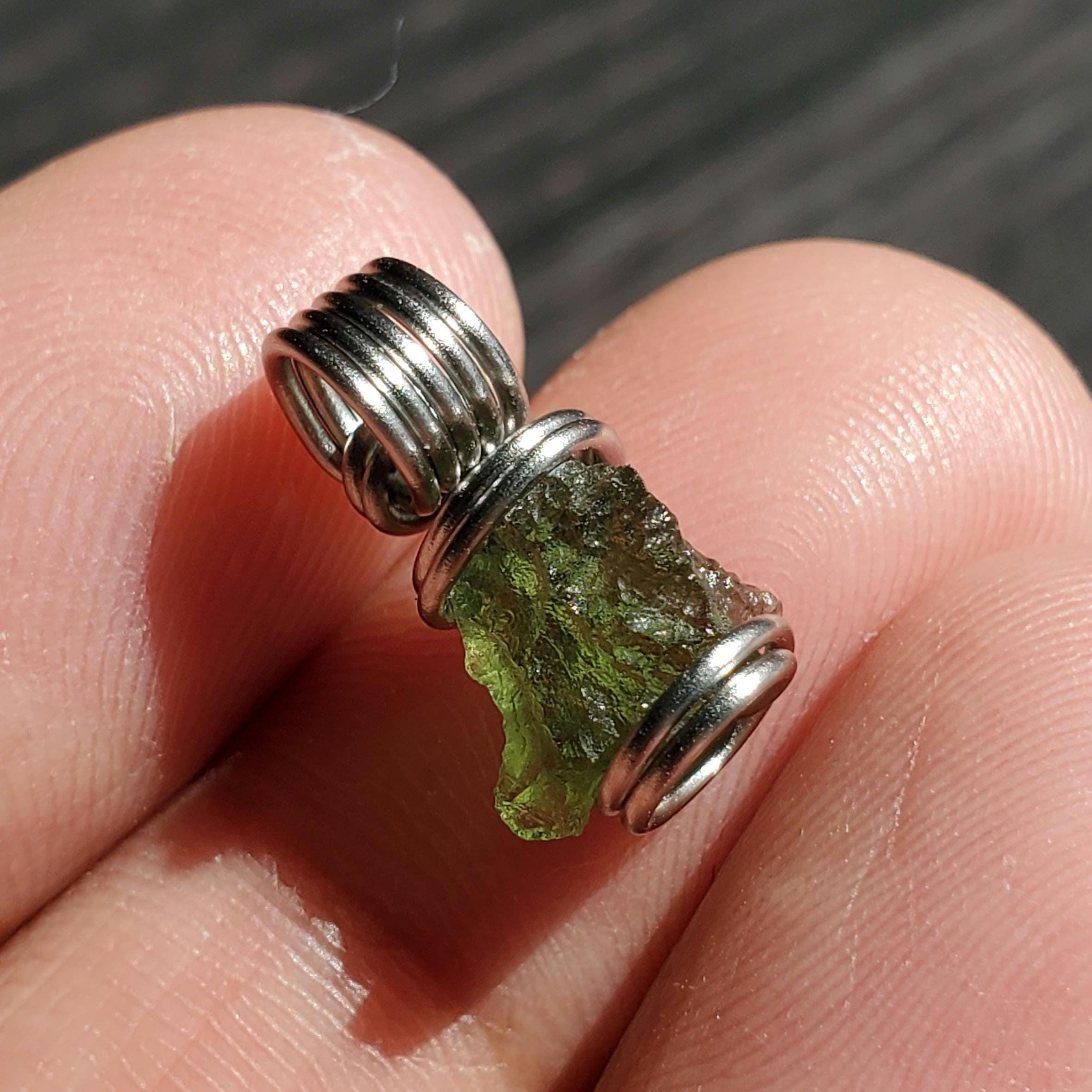 本物のモルダバイトペンダント || シルバーステンレススチールワイヤー