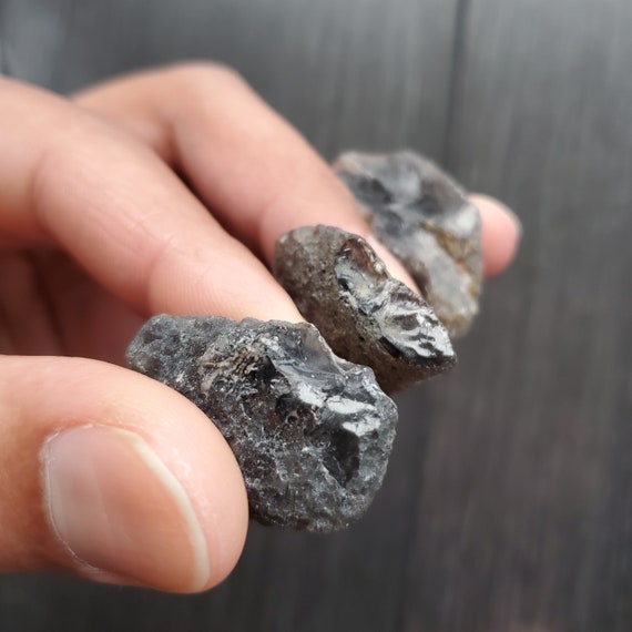 100g (11個) アグニマニタイト ロット || エッジが欠けた破片を割引