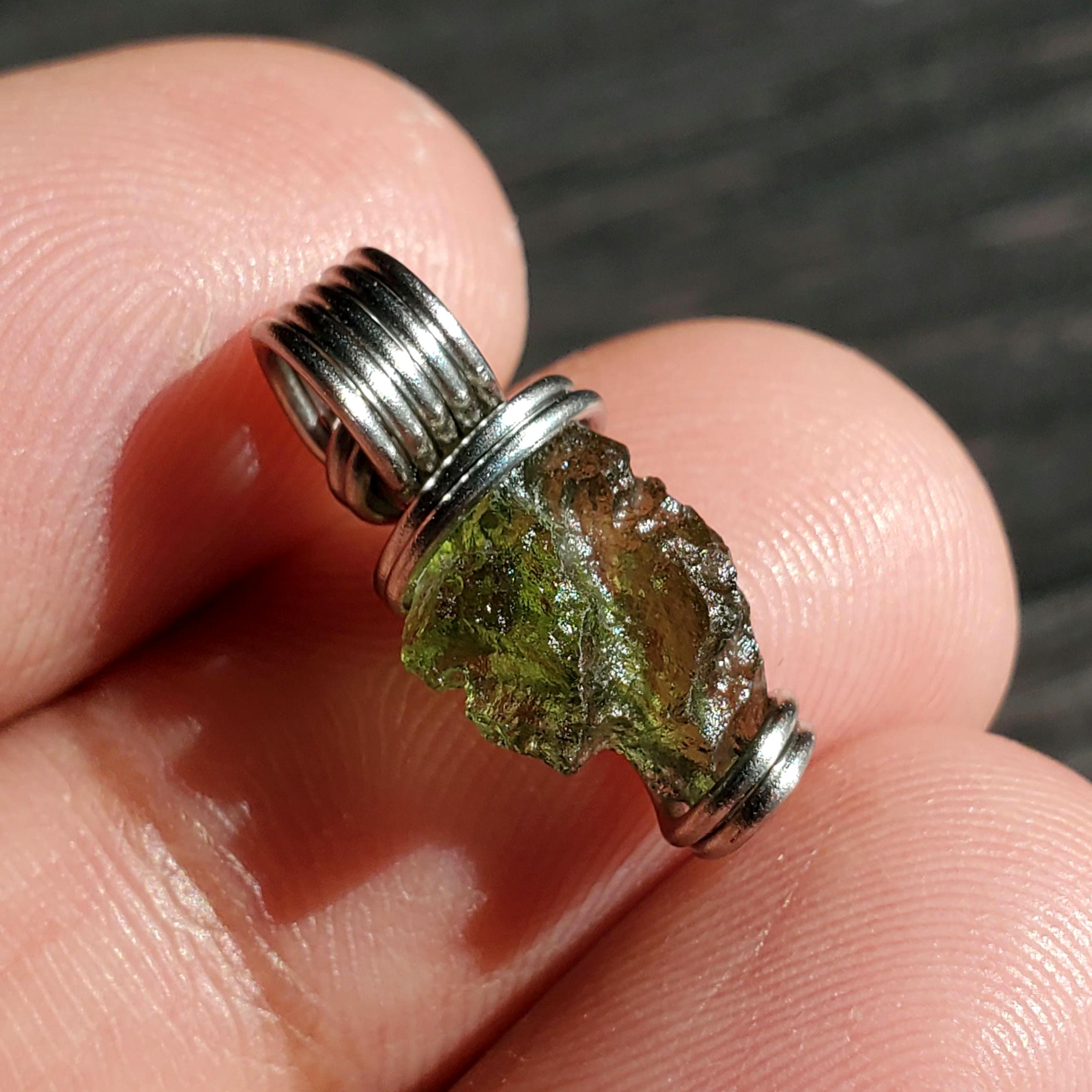 本物のモルダバイトペンダント || シルバーステンレススチールワイヤー