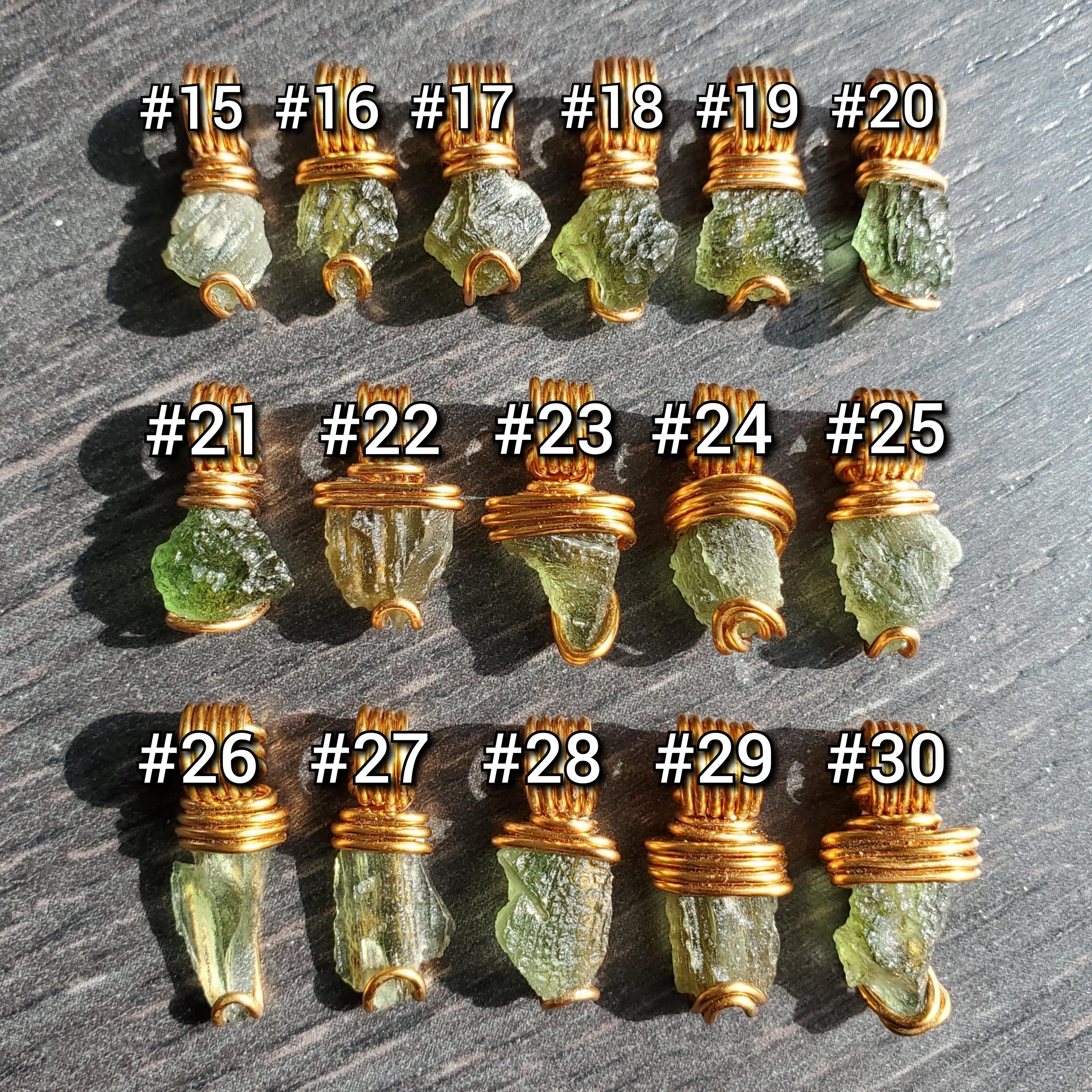 本物のモルダバイトペンダント || 真鍮ワイヤーラップペンダント