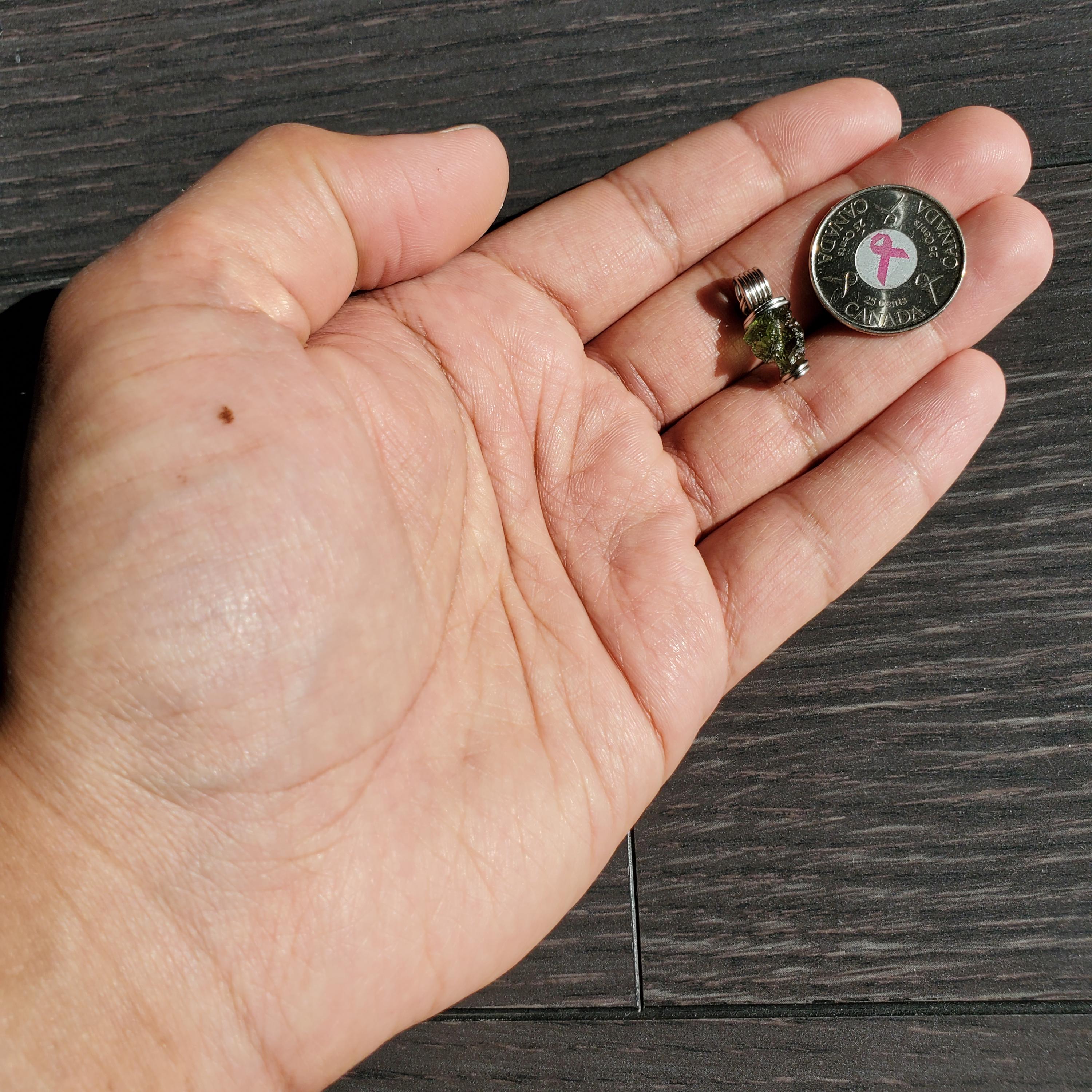 本物のモルダバイトペンダント || シルバーステンレススチールワイヤー