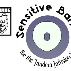 Peut inclure: Un logo blanc et violet avec le texte "Sensitive Barrier for the Tandem Infusion Set". Le logo présente un cercle avec un cercle plus petit à l'intérieur. Le texte "Genuine Flexi Armor" est dans un carré noir avec une étoile rouge.